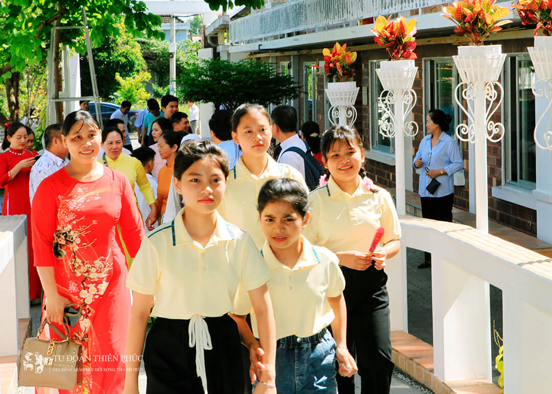 hồng ân vĩnh khấn 08 2025