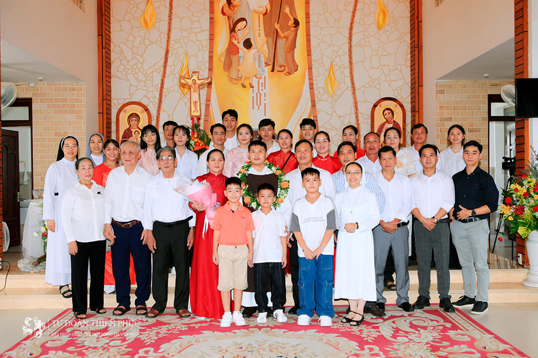 hồng ân vĩnh khấn 08 2025