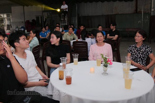 đêm nhạc hát cho nhau nghe 11 2024 sinh viên thiên phúc