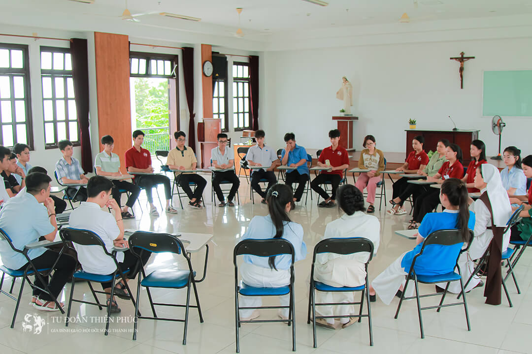 sinh viên thiên phúc tĩnh tâm mùa chay 2025