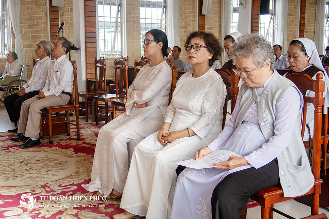 thánh lễ cam kết bạn chiên thiên chúa